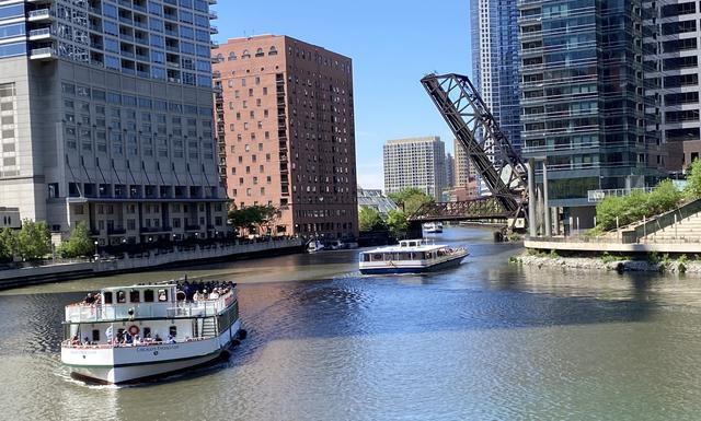 345 N Canal St. #902, Chicago, IL 60606