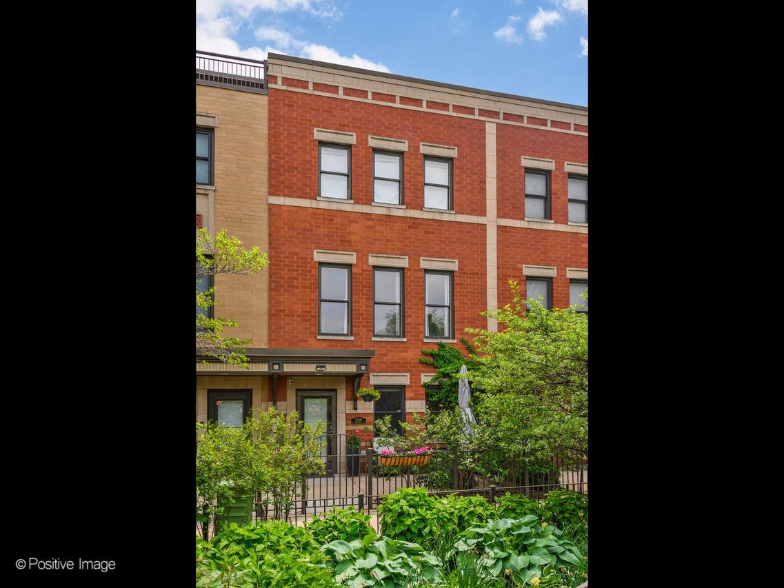1009 N Kingsbury St., Chicago, IL 60610