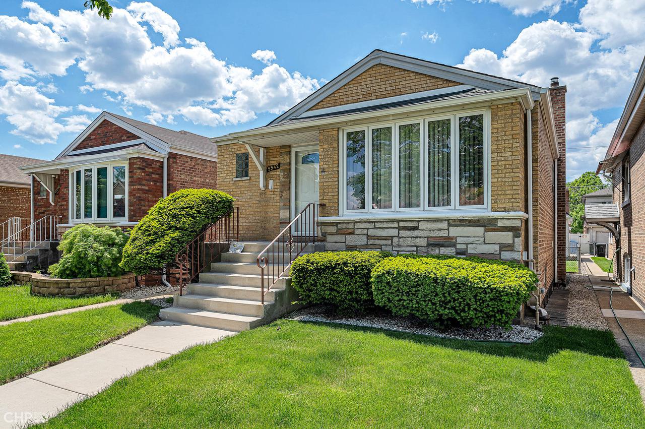 5542 S Neenah Ave., Chicago, IL 60638