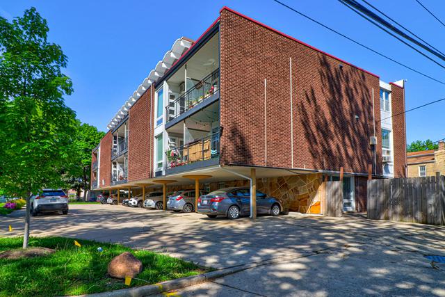 6121 W Higgins Ave. #B1, Chicago, IL 60630