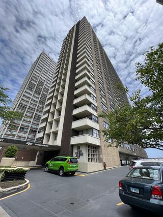 6157 N Sheridan Rd. #17M, Chicago, IL 60660