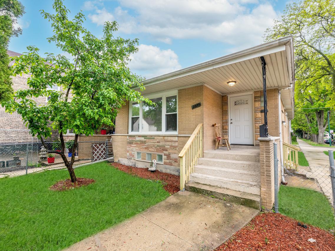 2525 W 43 St., Chicago, IL 60632