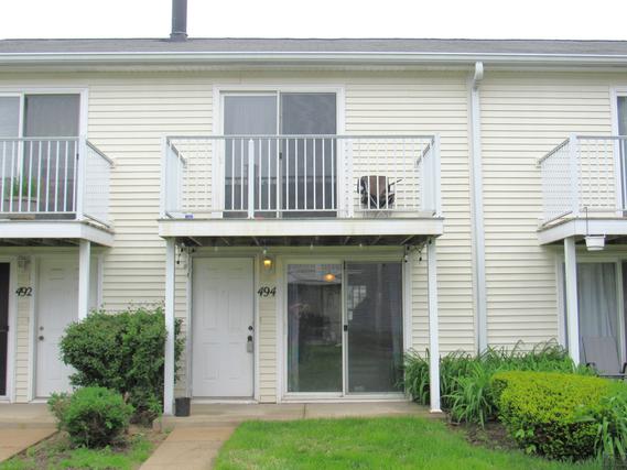 494 Meadow Green Ln., Round Lake Beach, IL 60073