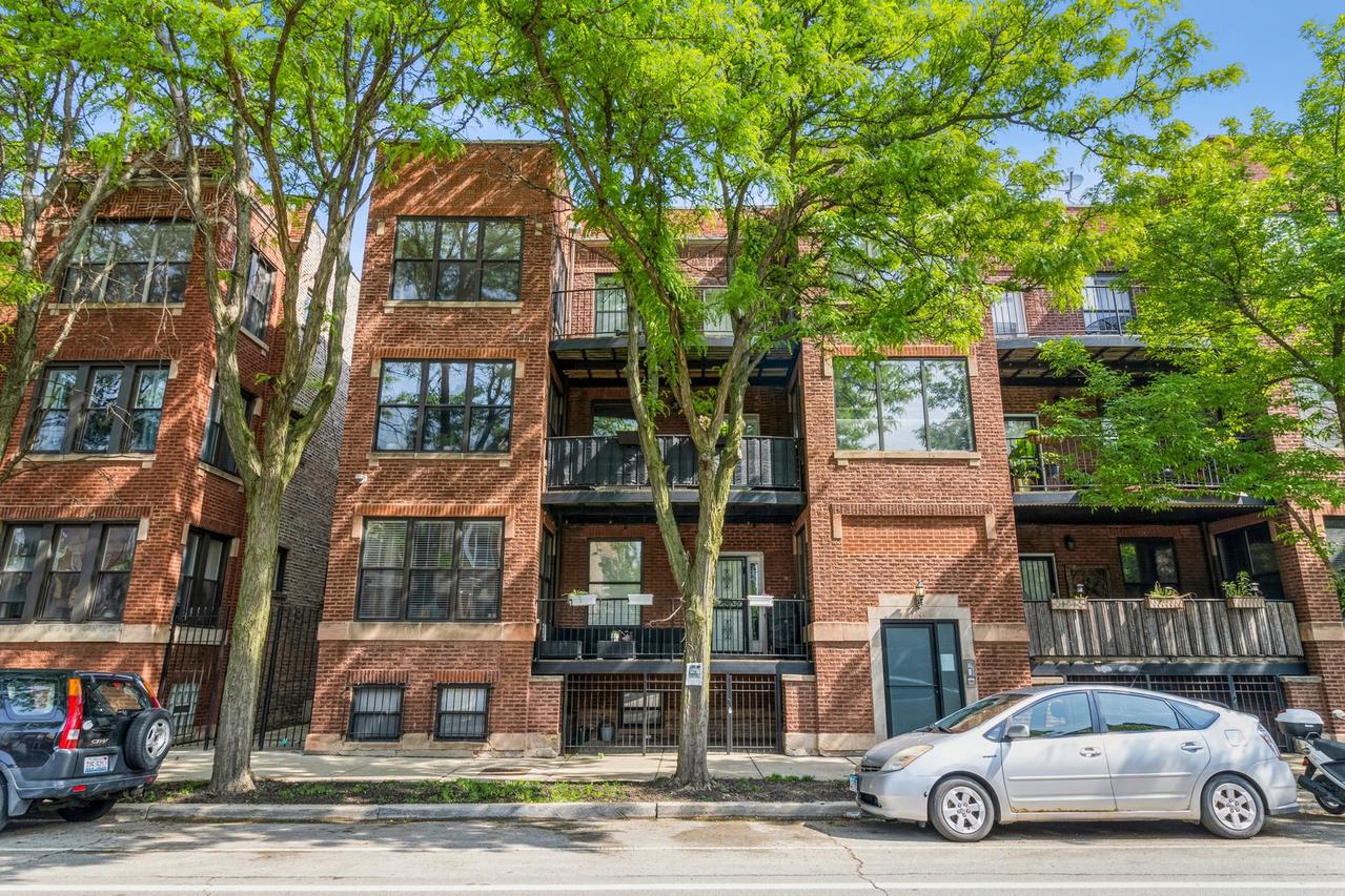 3740 W Wrightwood Ave. #1N, Chicago, IL 60647