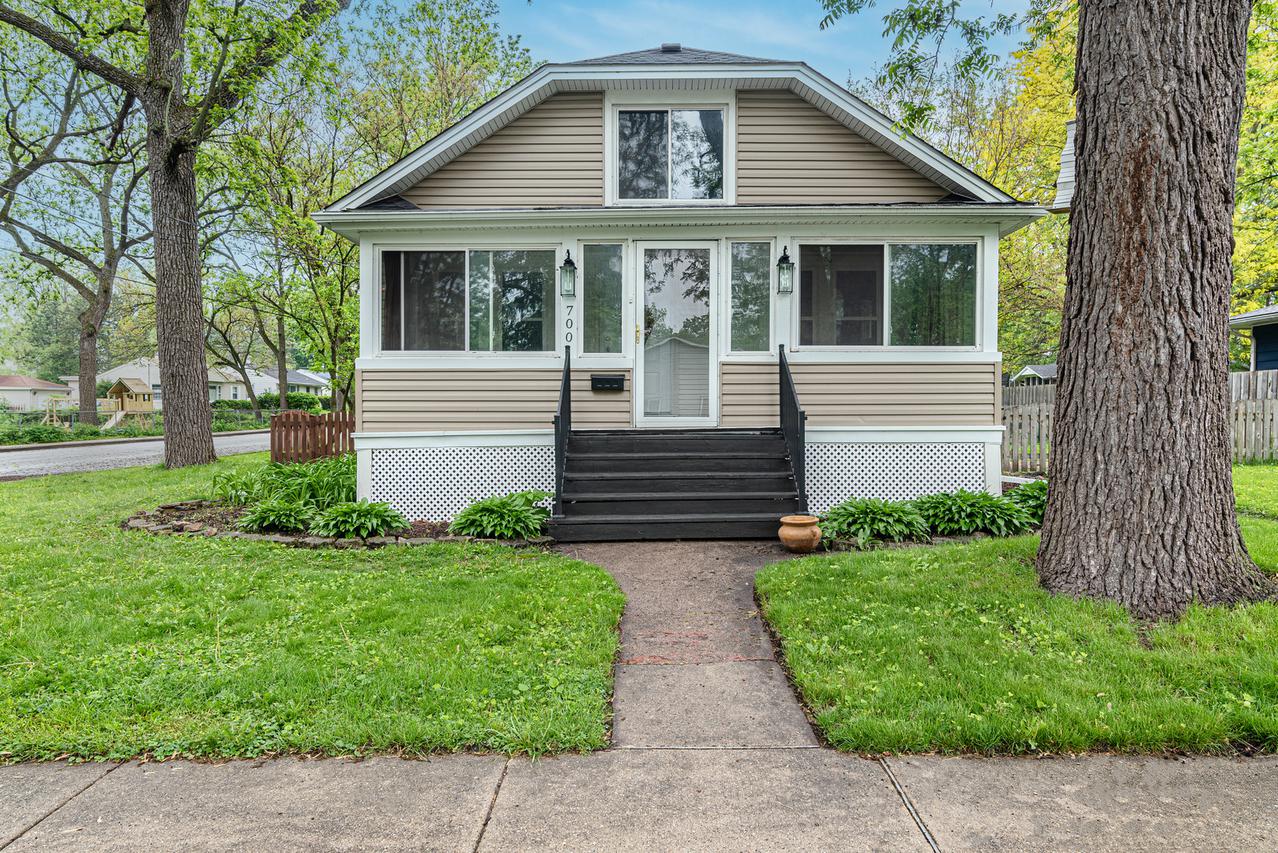 700 Mcclure Ave., Elgin, IL 60123