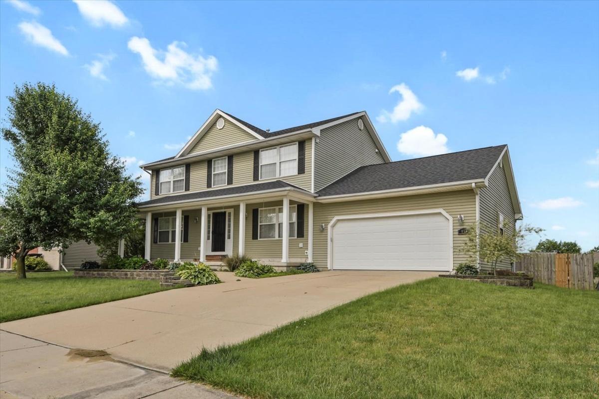 613 Hawthorne Dr., St. Joseph, IL 61873