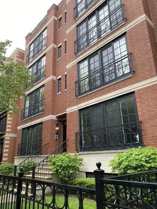 855 W Buckingham Pl. #2E, Chicago, IL 60657