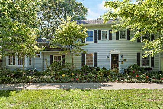 474 Oakdale Ave., Glencoe, IL 60022