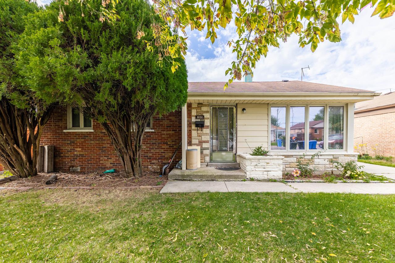8132 S Kilbourn Ave., Chicago, IL 60652