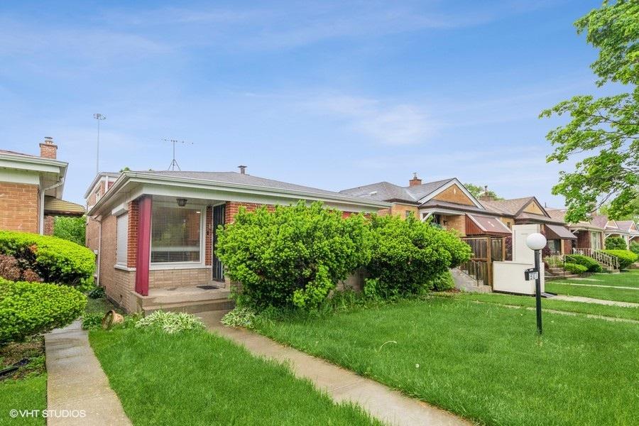 9707 S La Salle St., Chicago, IL 60628