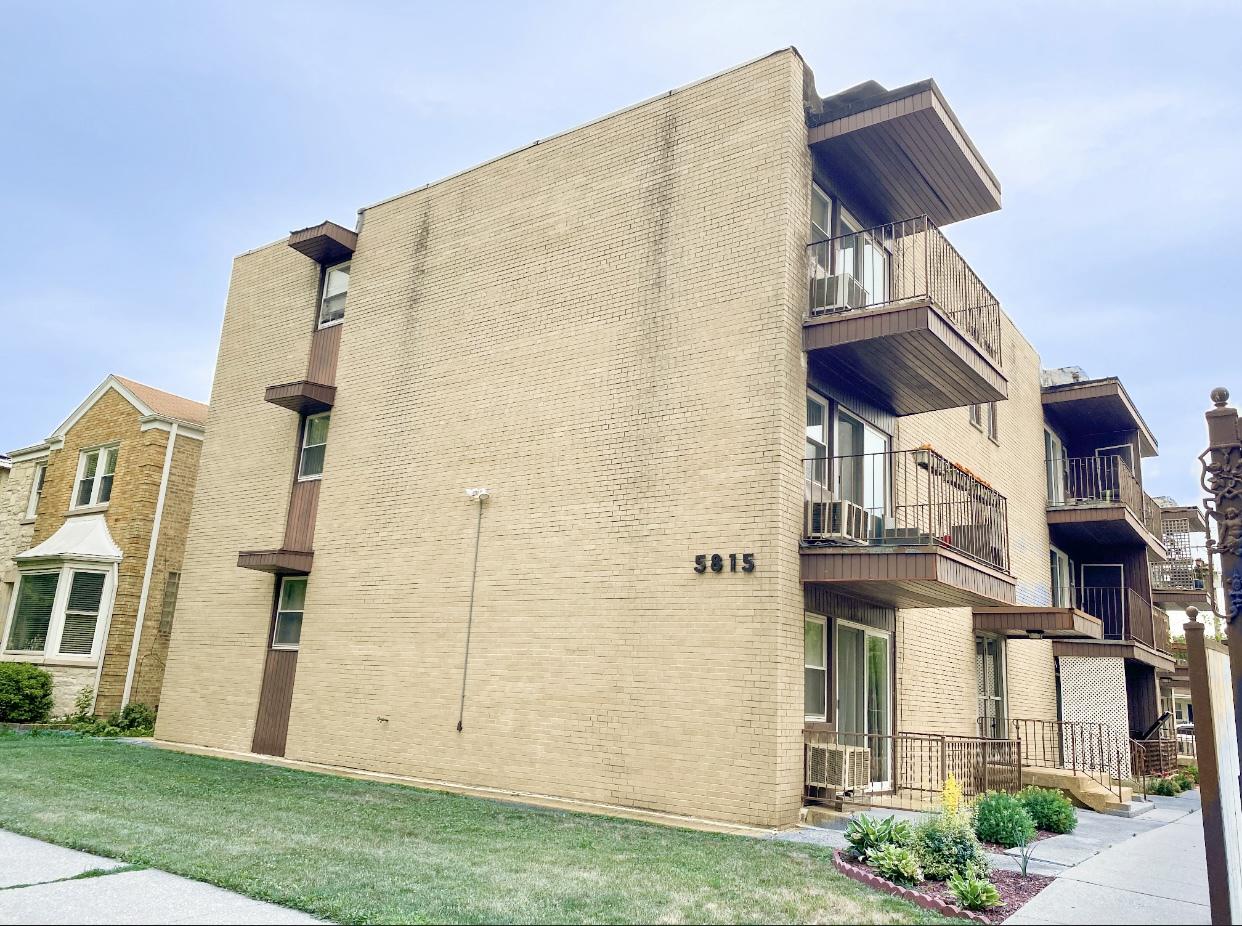 5815 N Spaulding Ave. #2B, Chicago, IL 60659