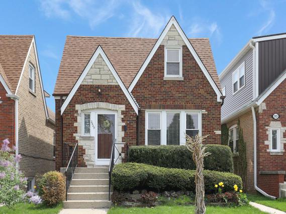 2929 N Meade Ave., Chicago, IL 60634