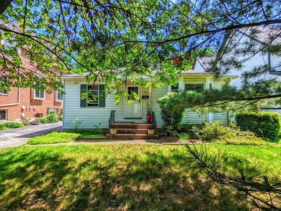 340 S Loomis St., Naperville, IL 60540