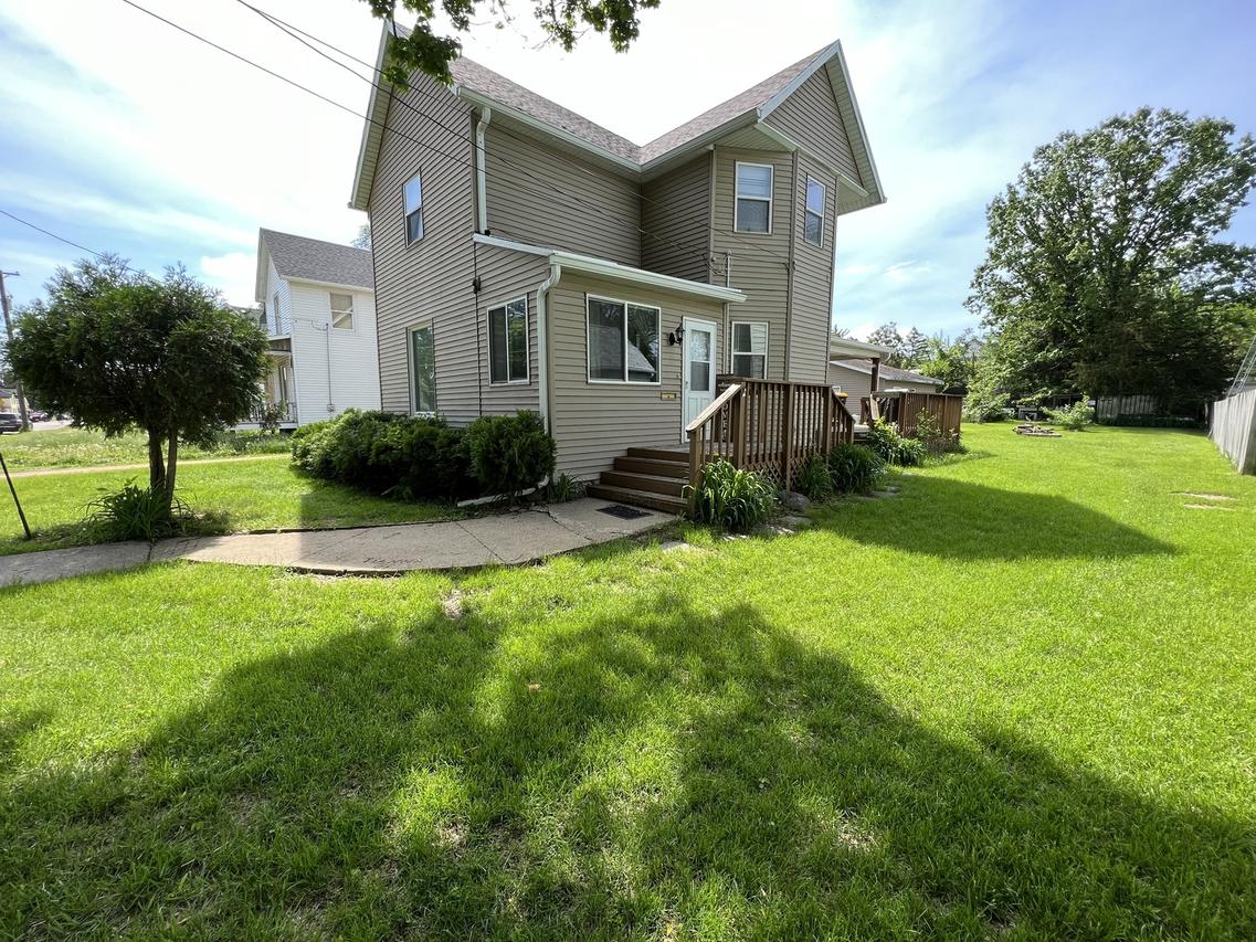 835 E Shawnee St., Freeport, IL 61032