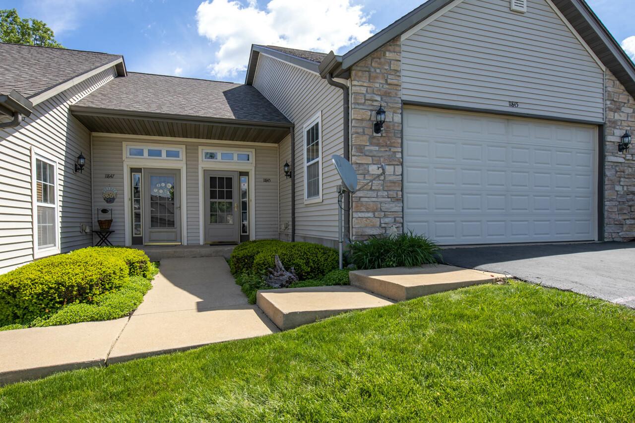 11845 River Hills Pkwy., Rockton, IL 61072