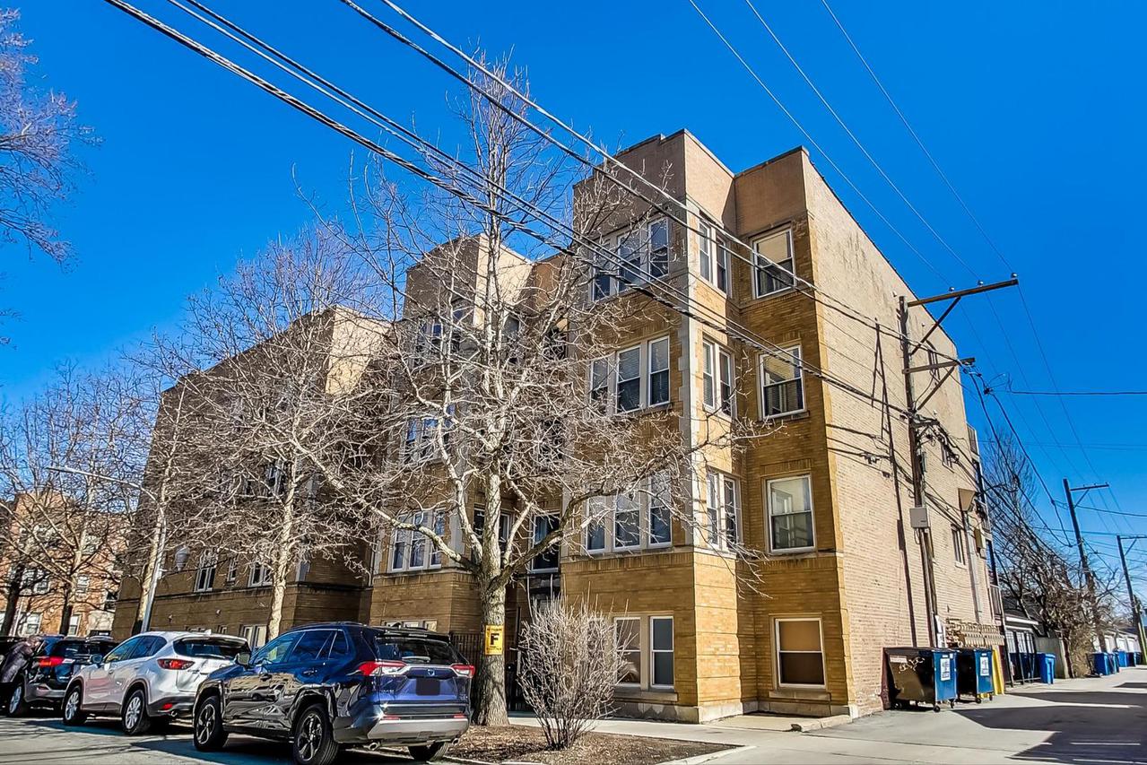 3009 W Belle Plaine Ave. #3, Chicago, IL 60618