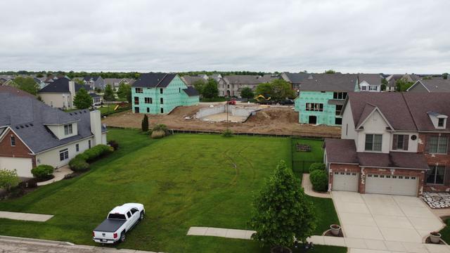 165 Winding Hill Dr., Elgin, IL 60124