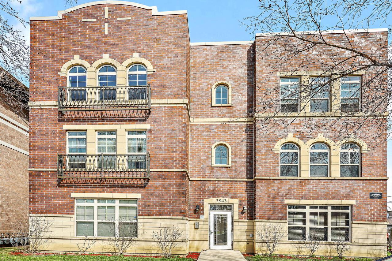 3843 S Langley Ave. #301, Chicago, IL 60653