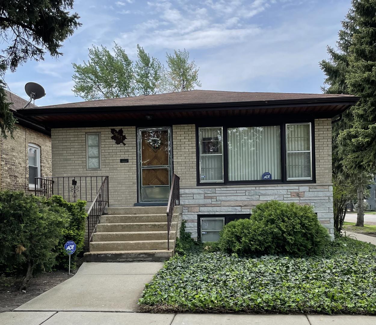 5657 W Waveland Ave., Chicago, IL 60634