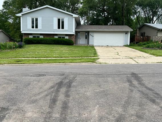 208 Canterbury Dr., Mchenry, IL 60050