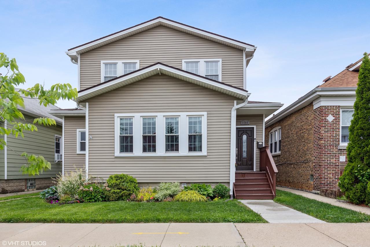 5709 W Henderson St., Chicago, IL 60634