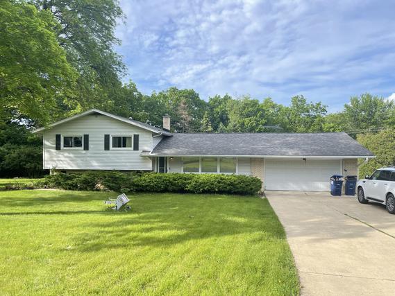 25W062 Wood Ct., Naperville, IL 60563