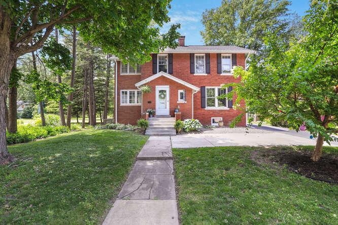 1005 S Race St., Urbana, IL 61801