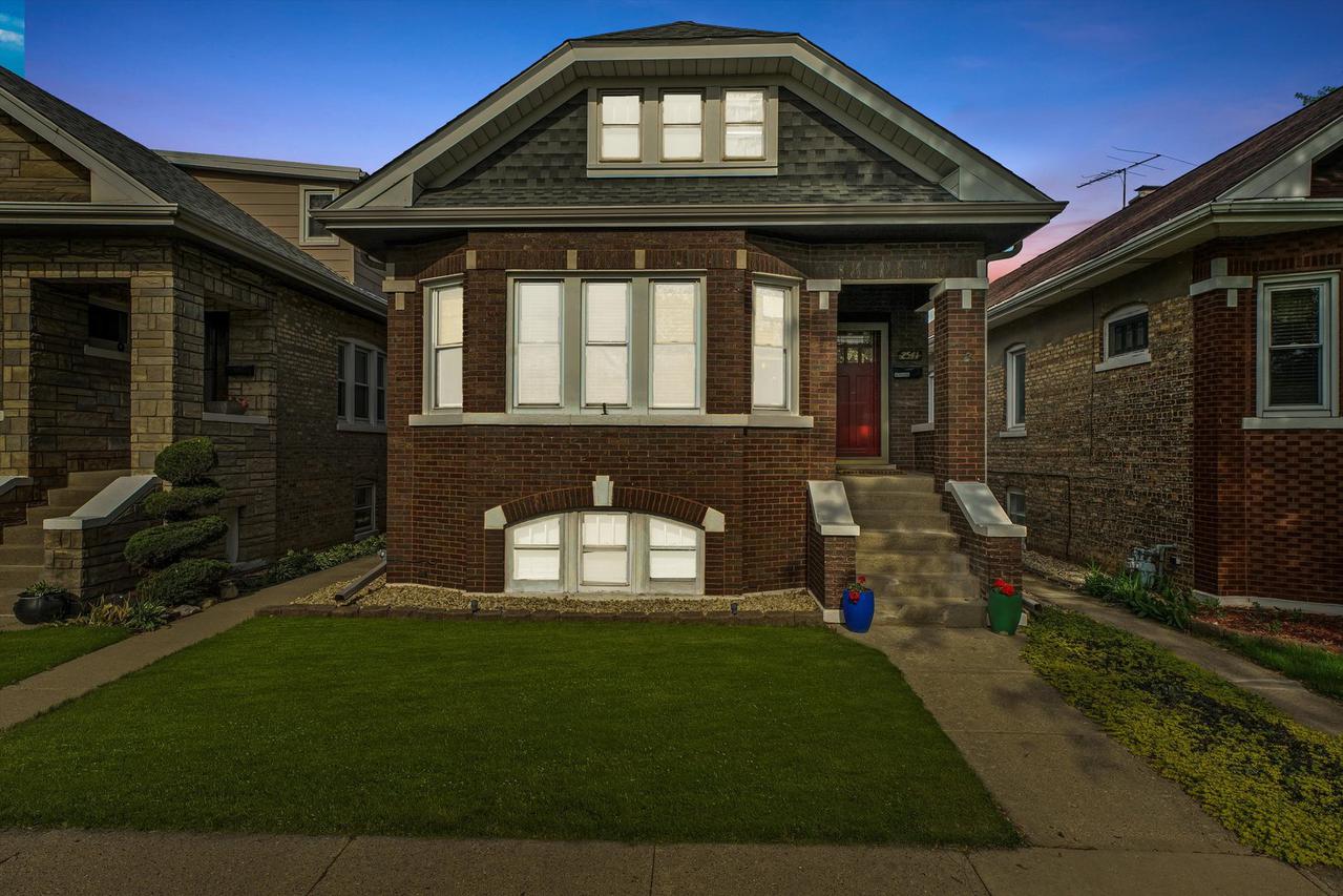 2541 Kenilworth Ave., Berwyn, IL 60402