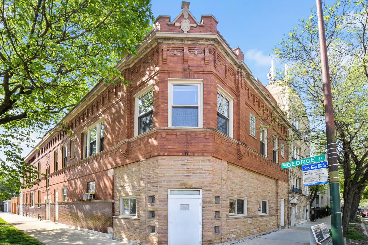 2900 N Damen Ave., Chicago, IL 60618