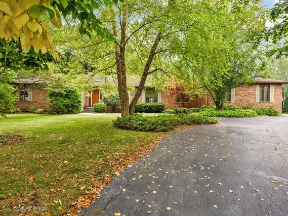 1689 Stratford Ct., Lake Forest, IL 60045