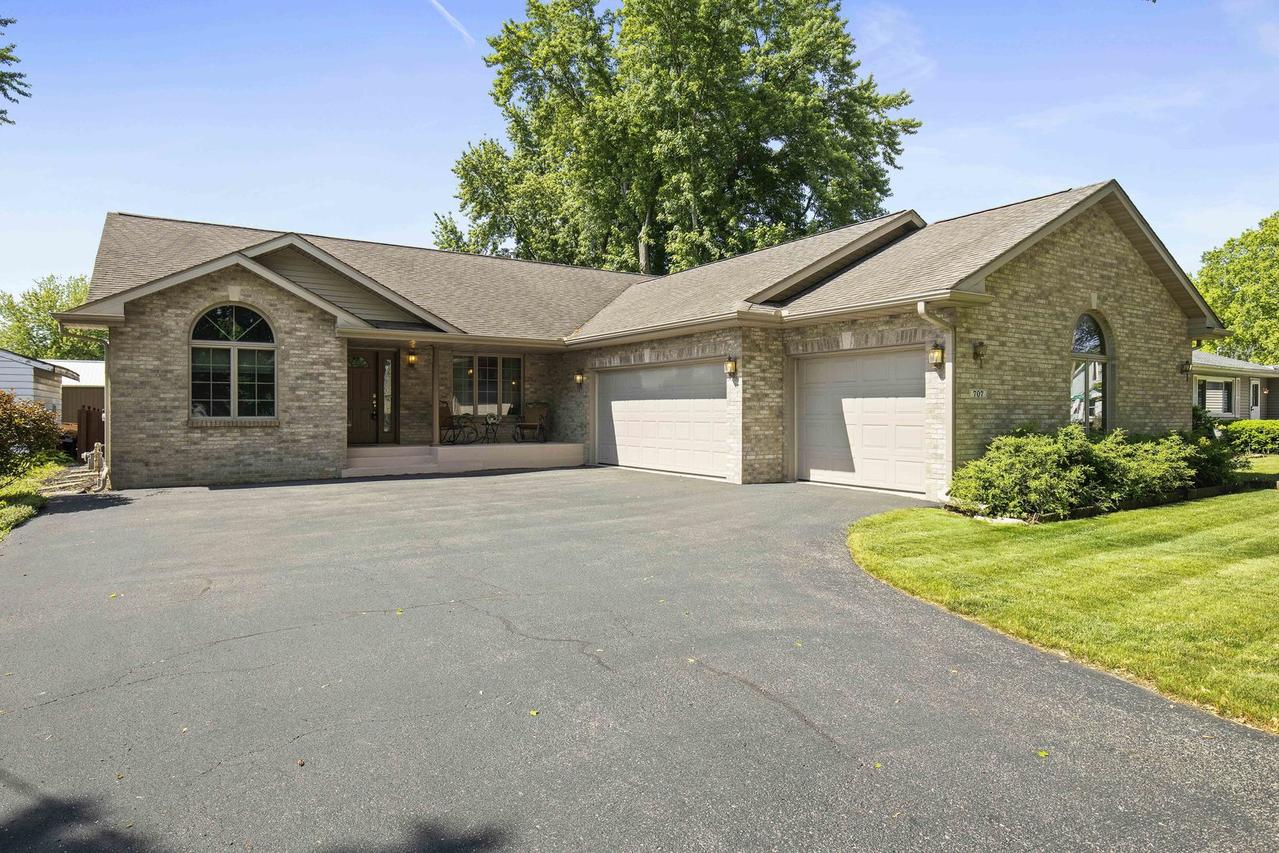 707 Clayton St., Cherry Valley, IL 61016