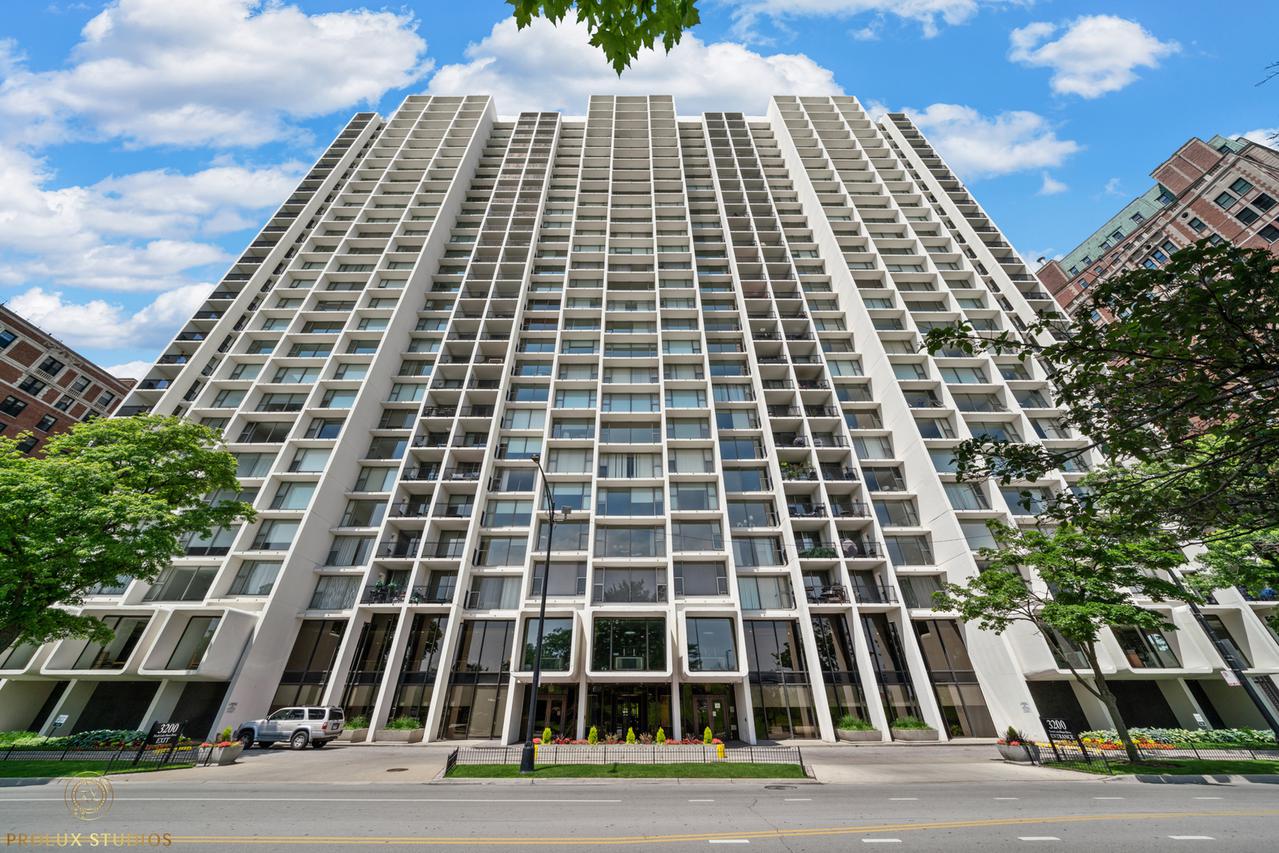 3200 N Lake Shore Dr. #903, Chicago, IL 60657