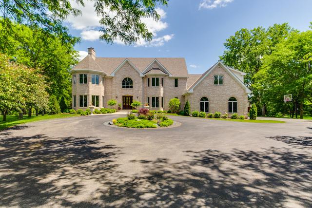 18 S Meadow Ct., South Barrington, IL 60010