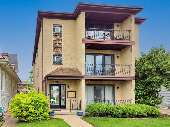 2719 1/2 N 74th Ave. #3, Elmwood Park, IL 60707