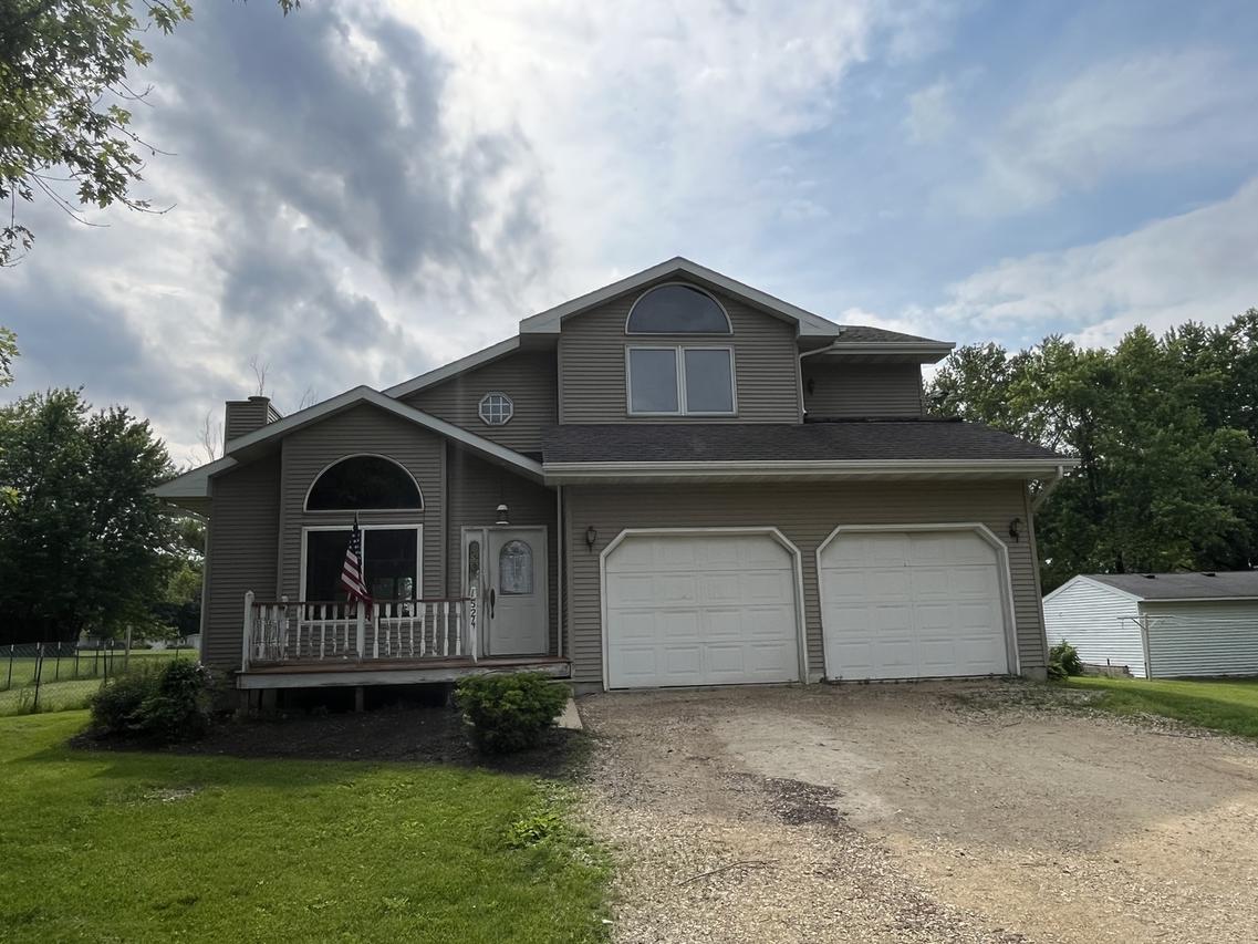 524 Grummon St., Paw Paw, IL 61353