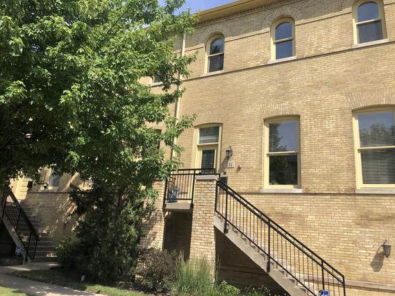 241 Whistler Rd., Highland Park, IL 60035