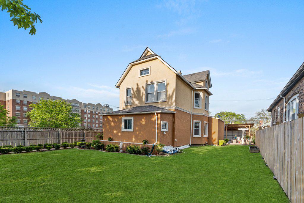 5915 S Spaulding Ave., Chicago, IL 60629