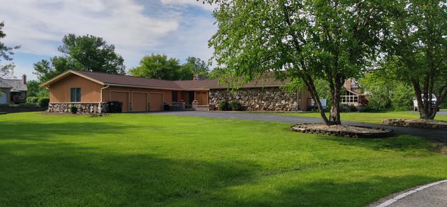 768 Halbert Ln., Inverness, IL 60010