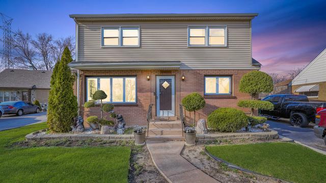 7904 Suburban Ln., Bridgeview, IL 60455