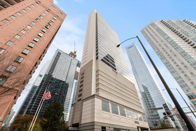 333 N Canal St. #2104, Chicago, IL 60606