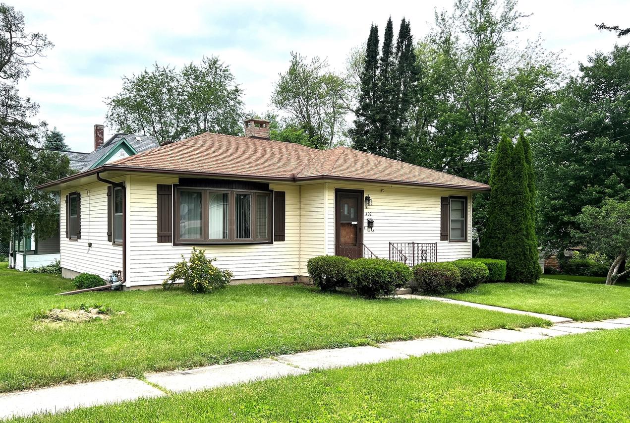 402 W Center St., Mount Morris, IL 61054