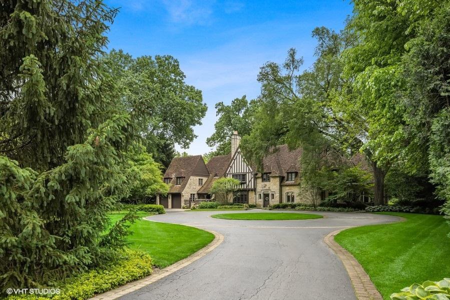 2743 Illinois Rd., Wilmette, IL 60091