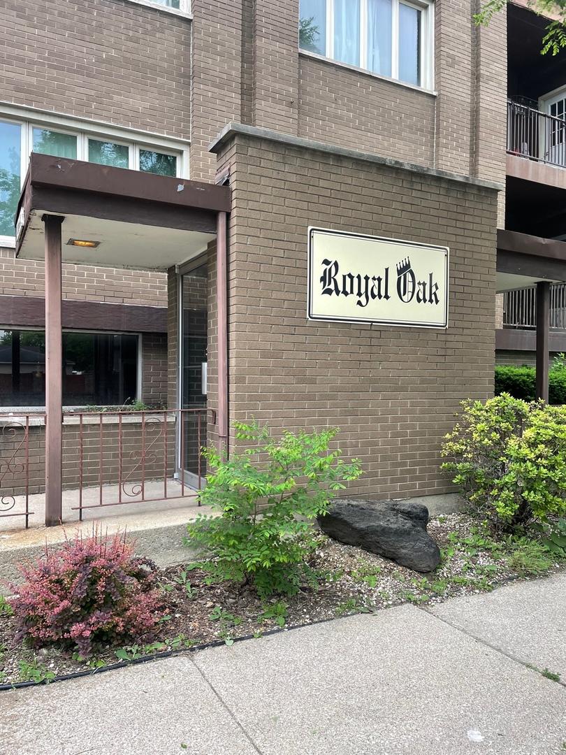 10048 S Pulaski Rd. #2H, Oak Lawn, IL 60453