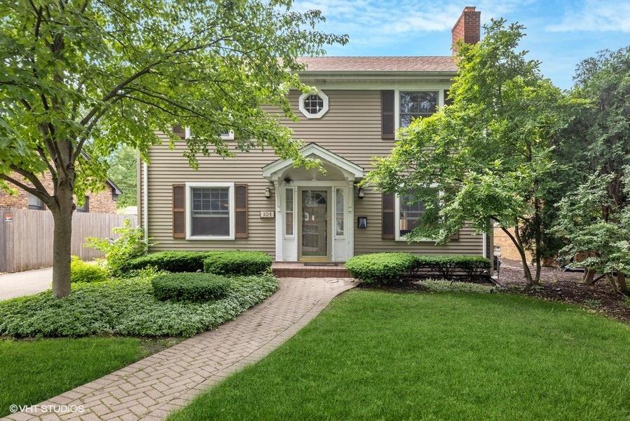 104 Drexel Ave., La Grange, IL 60525