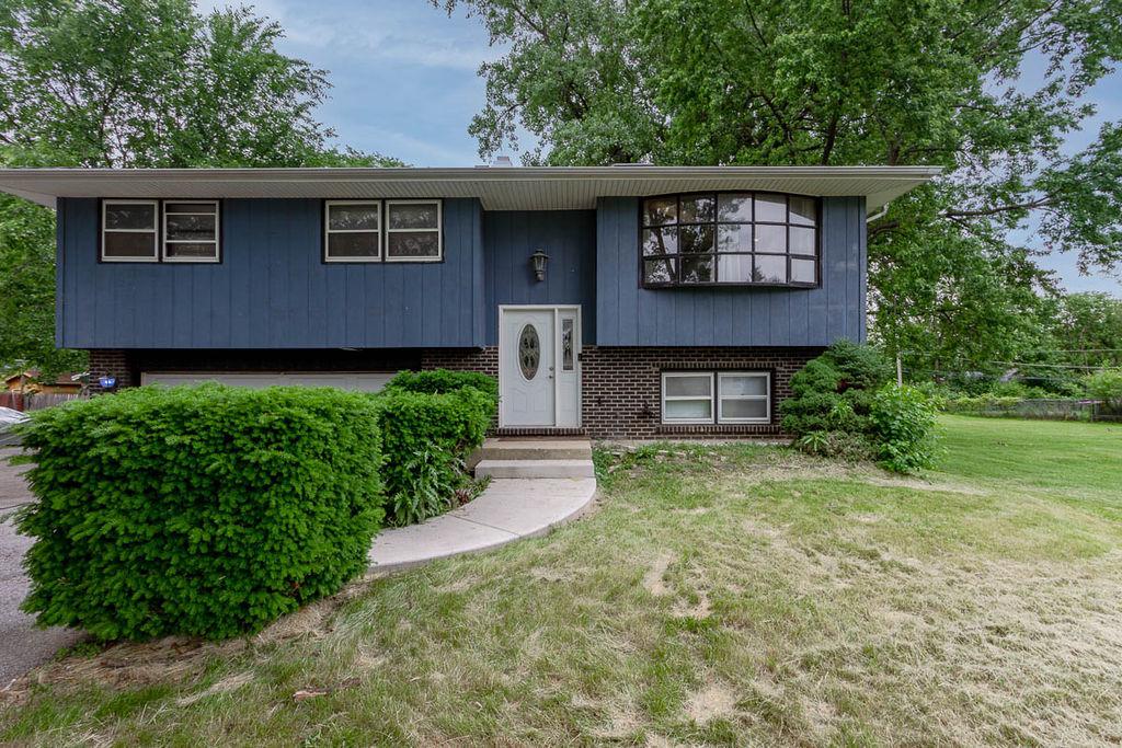 7301 Eleanor Pl., Darien, IL 60561