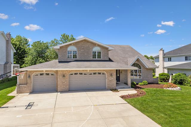 8146 Hampton Dr., Woodridge, IL 60517