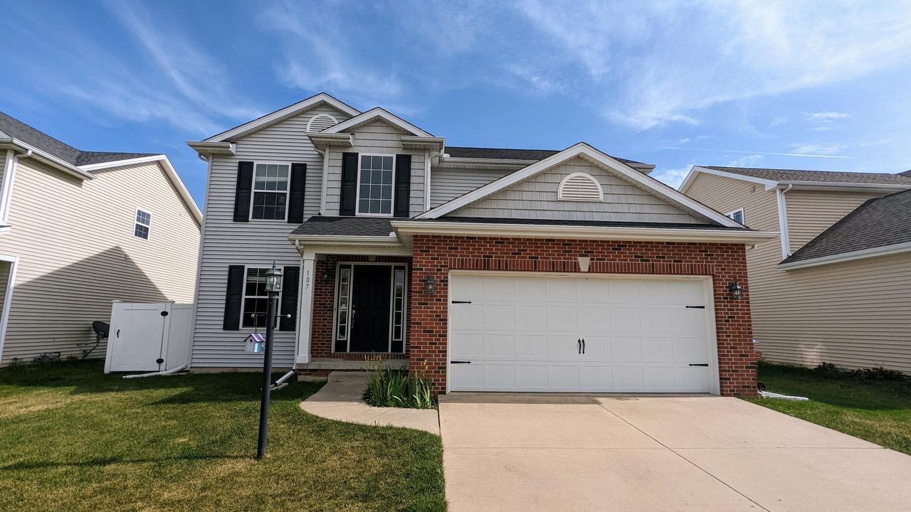 107 Gentian St., Savoy, IL 61874