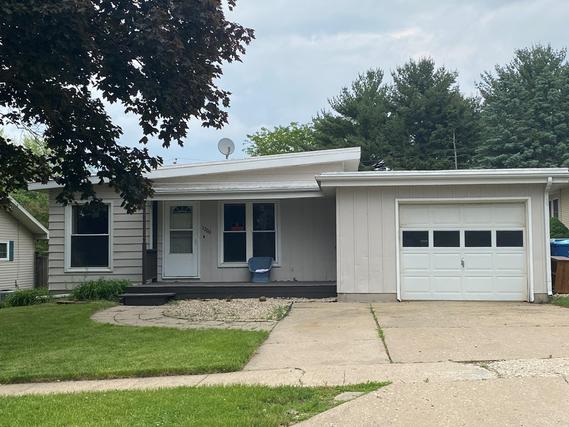 1220 Robin Rd., Dixon, IL 61021