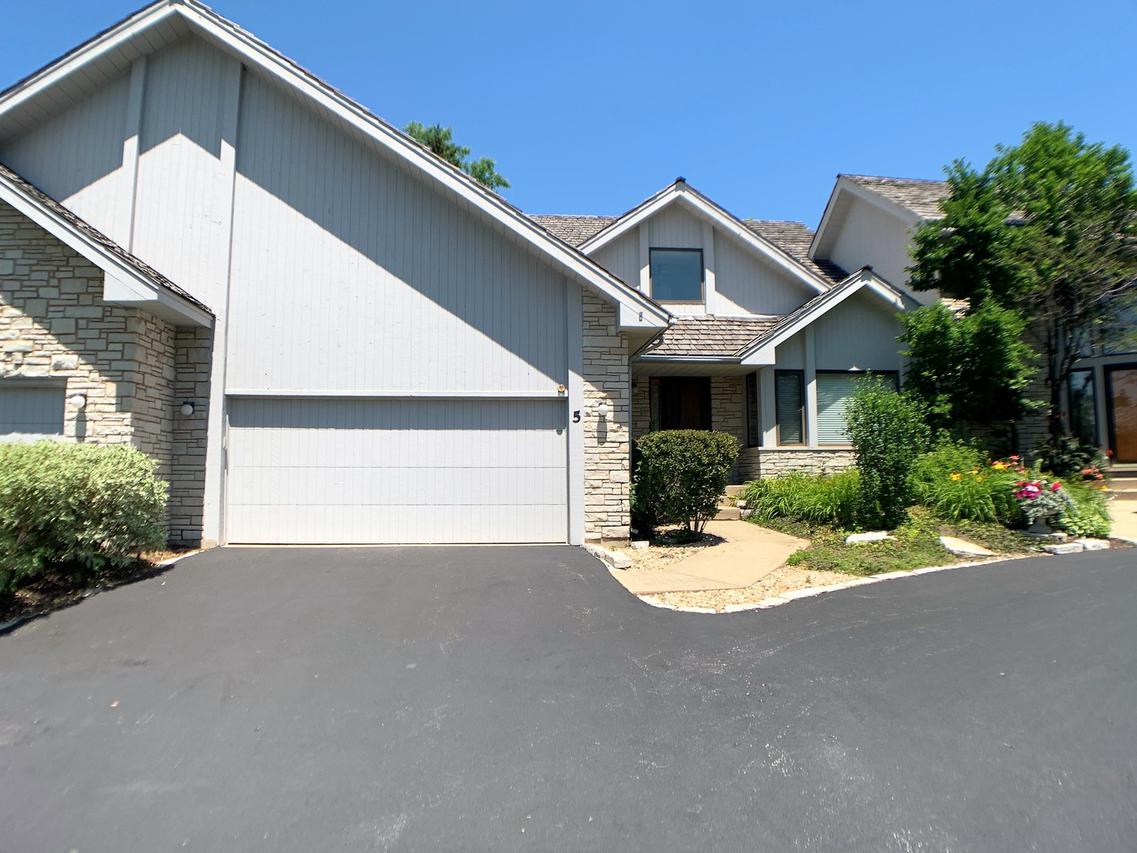 5 Bel Aire Ct., Burr Ridge, IL 60527