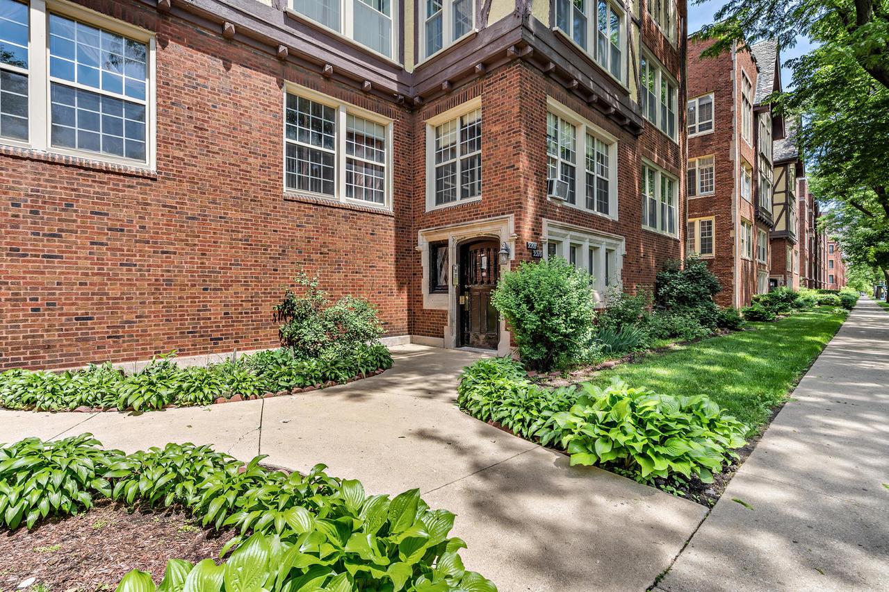 2210 E 70th Pl. #306, Chicago, IL 60649